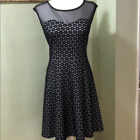 Enfocus Studio Dresses & Skirts - Flirty Date Night Dress, size 6